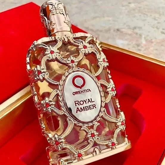 Orientica Luxury Collection Amber Rouge Eau de Parfum 2.7oz / 80ml – Boisé, Ambre, Safran, Praliné, Jasmin, Orange, Mousse de chêne, Algues marines – Parfum arabe pour femmes. Un cadeau de vacances parfait.